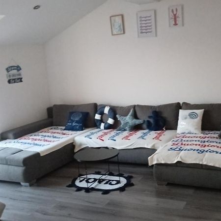 Angella Apartment 杜基拉特 外观 照片